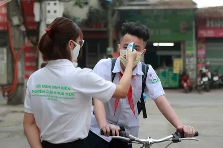 Phương Oanh diện set đồ 50 - Cảm hứng video marketing từ Hotspot Matrix
